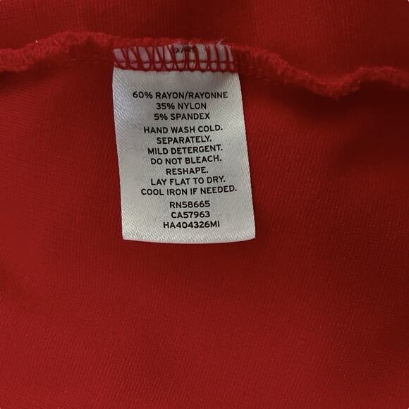 Halogen Wrap Top Blouse Size 1X Plus Red Soft Fluid Fabric V Neck Sleek Style - Picture 5 of 5